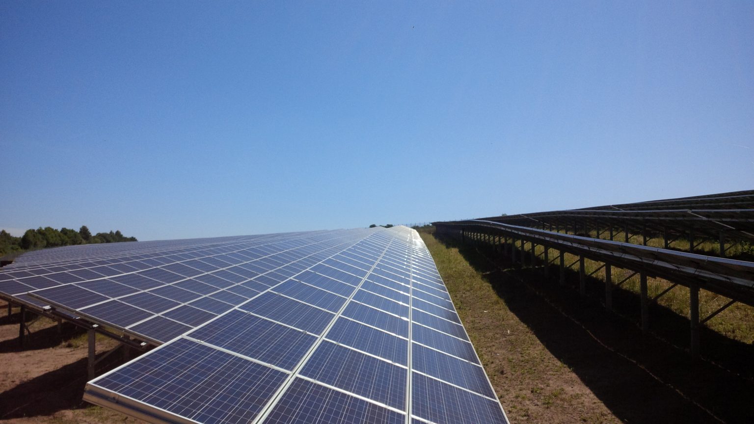Solarparks - Photovoltaik auf Freiflächen - Bodenansicht