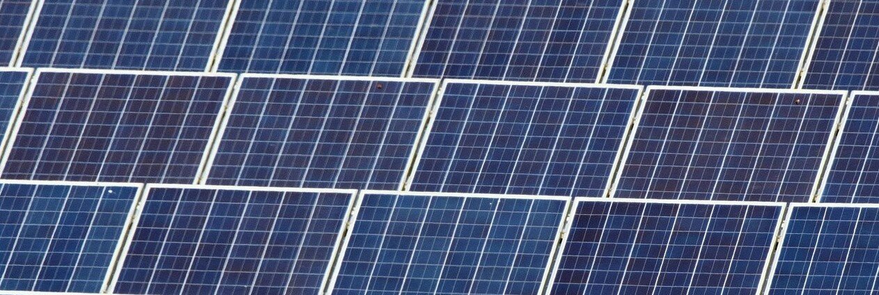 Photovoltaik Förderung - Solarpanels von Oben Detailansicht