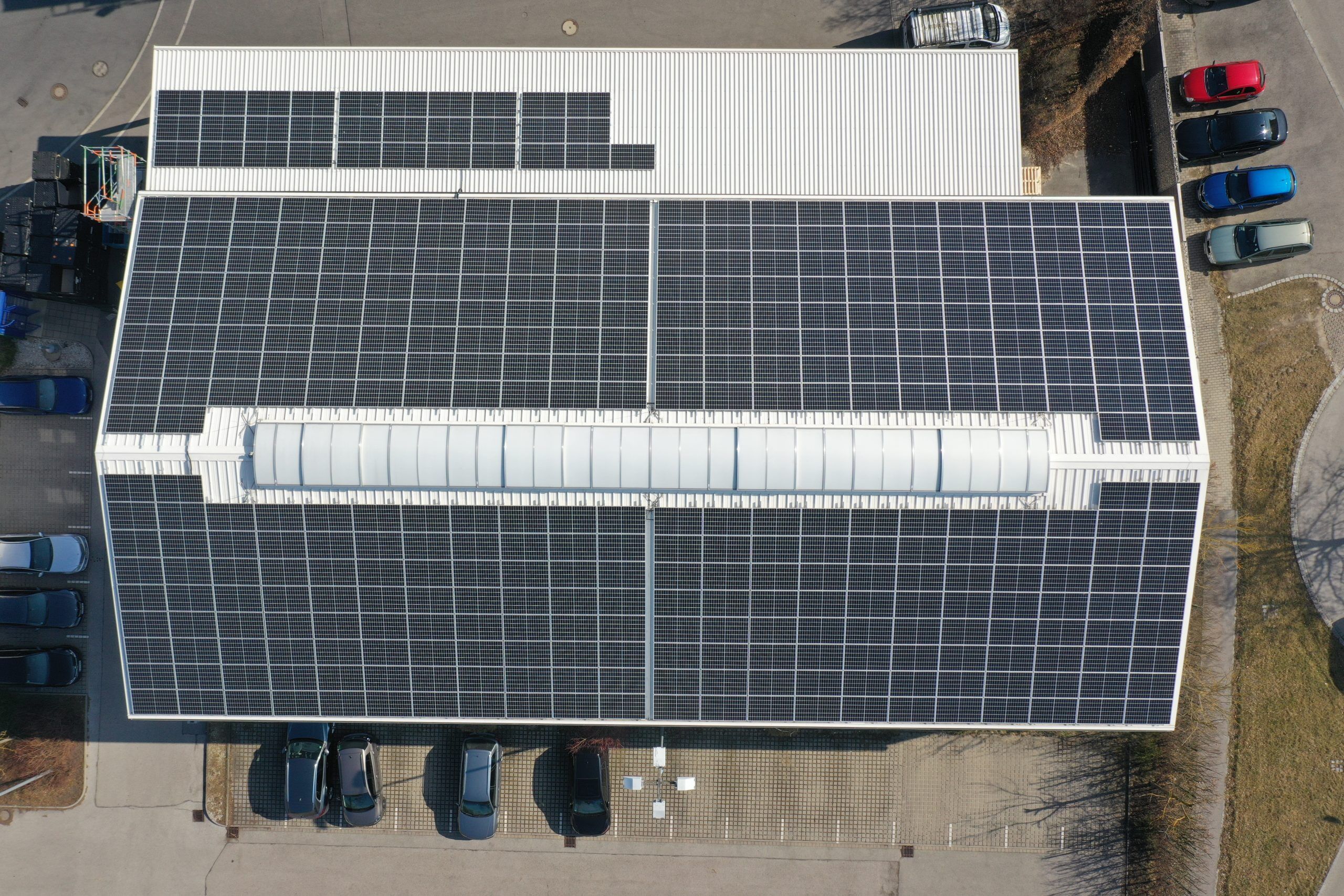 NELEV: 500-kWp-Dachanlagen ab jetzt schneller am Netz