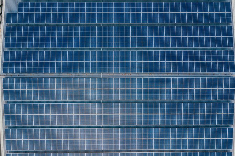 Ceny fotovoltaických modulů dosáhnou svého dna v roce 2024 - Záhlaví