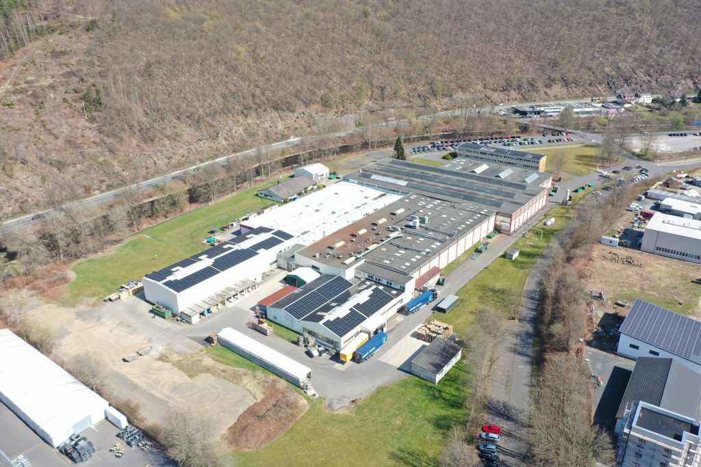 Werk der Rexnord Kette GmbH mit Photovoltaikanlage (Luftaufnahme)