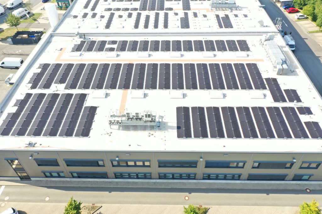 Photovoltaikanlage auf dem Dach der W. Kolb Fertigungstechnik GmbH
